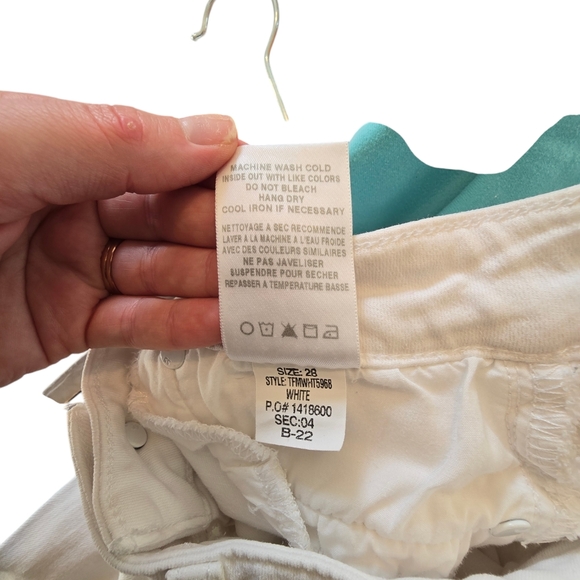 Joe's white jeans, size 28. - Picture 5 of 5
